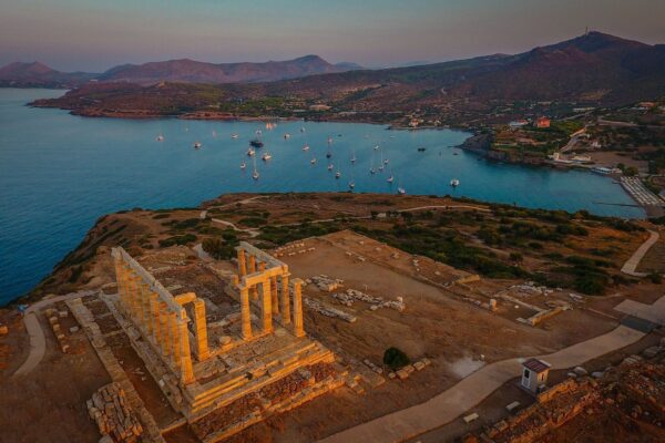 Lake Vouliagmeni&Sounion Tour