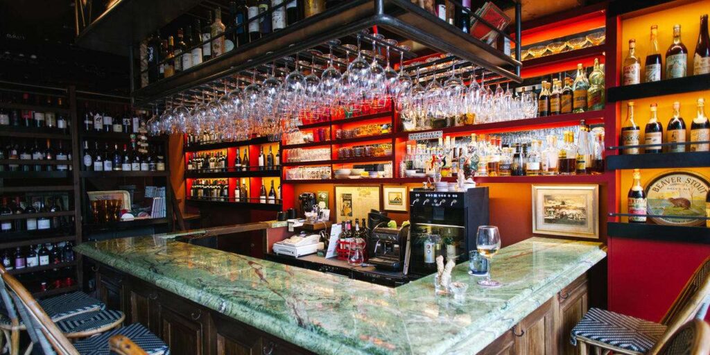 heteroclito bar in athens